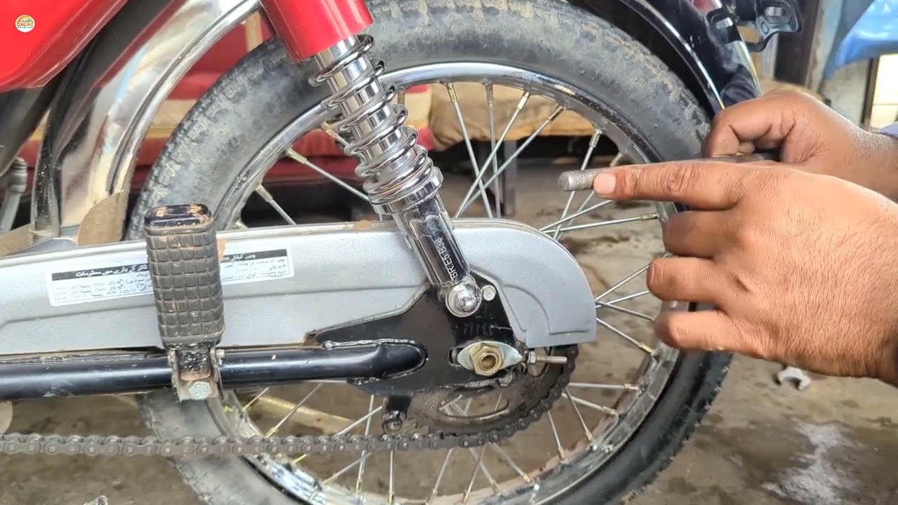 Rear Axle Problem in Honda CD70 | Common Issues & Easy Fix! 🔧