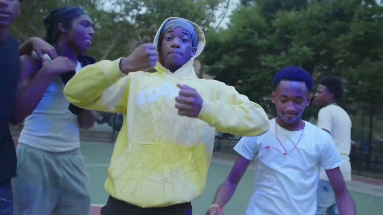 KdotDaTrend - BLAZERS OUTSIDE ft (Quellydatrend) SHOT BY @contexfilms669