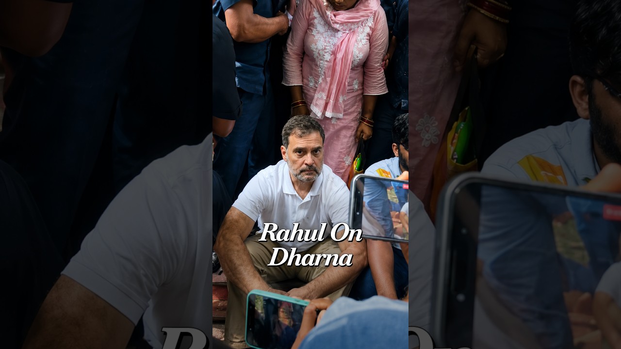 &lsquo;No FIR, So We Sit&rsquo; Rahul Gandhi Stages Sit In Outside Delhi Police Station over Jantar Mantar Pelle