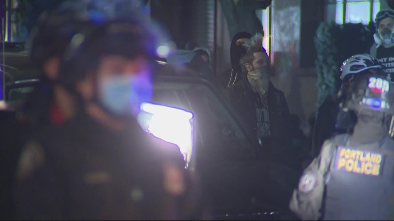 Portland protests: The legality of 'kettling' by Portland police