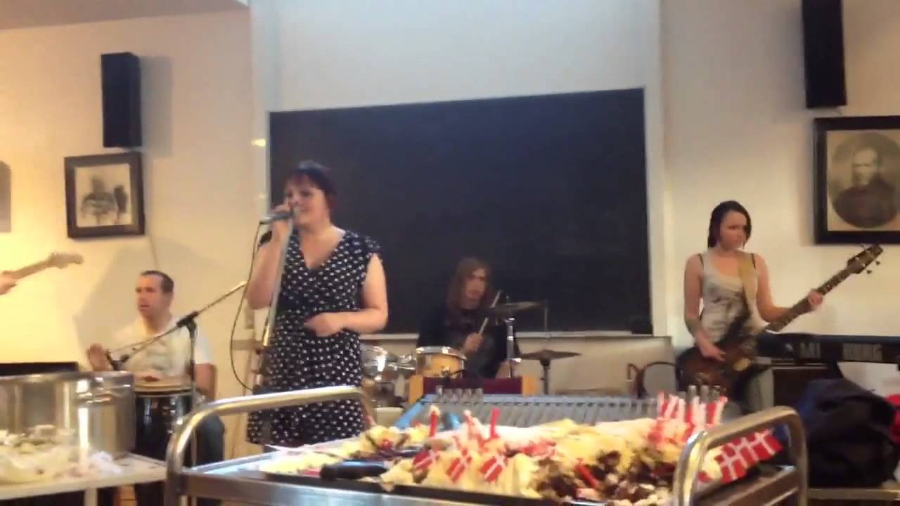 My first concert 3/4 - Tori Amos - Cornflake Girl cover @ Vrå Højskoles 140 year anniversary