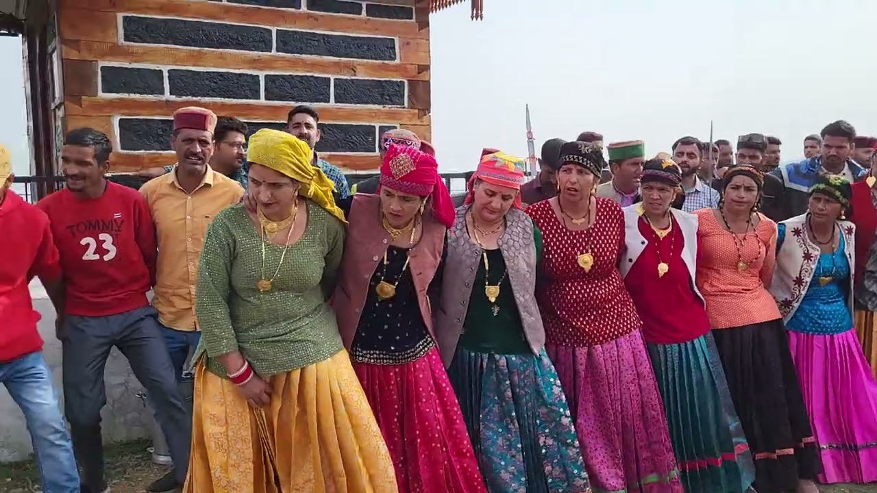 🤩new jaunsari himachali harul dance /wah kya harul lgai h 😍@catchthenew #pahadi #jaunsariharul