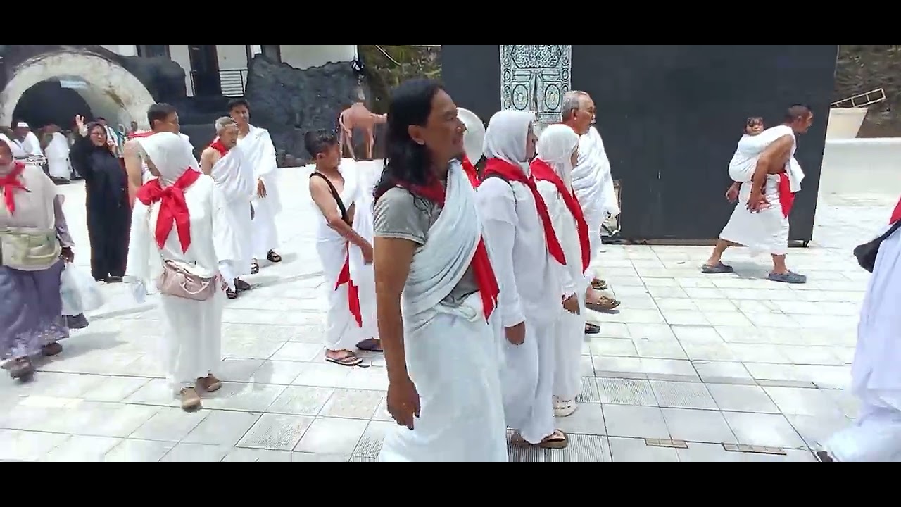 Manasik  latihan lempar jumroh calon haji 2026 di suroyudan Banjarnegara KBIH U AL MANSHUR Wonosobo