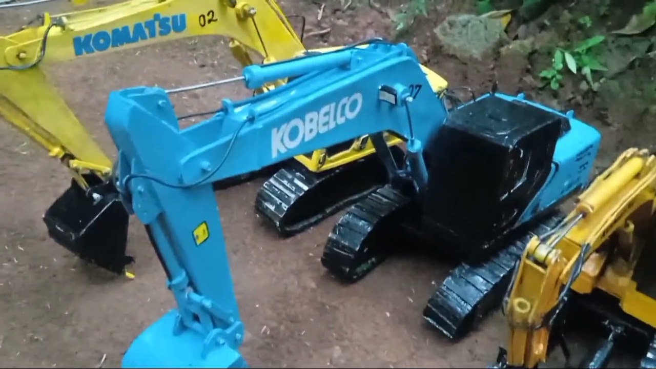 Poll Alat berat versi Miniatur Dari PVC. 