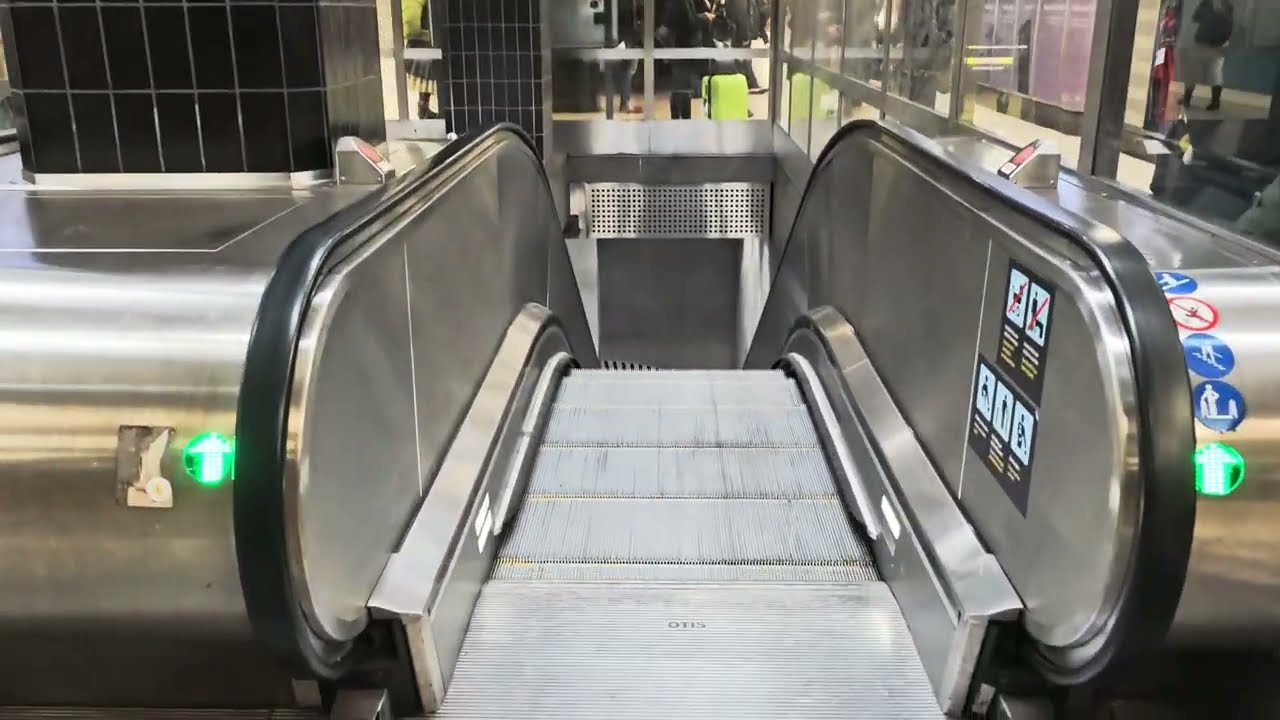 Sweden, Stockholm City Train Station, 4X escalator