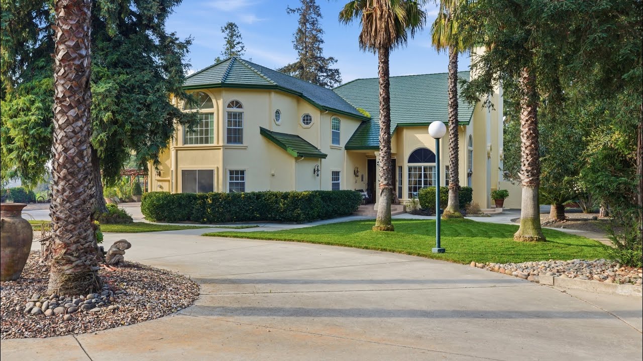 Inside a $1,225,000 East Oakdale home on 2.86 ACRES