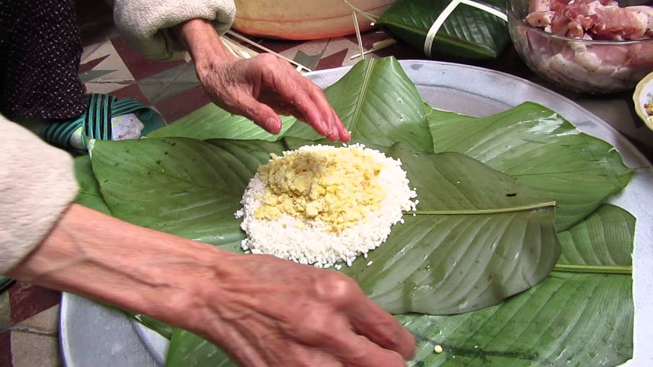 Mẹ dạy cách gói bánh chưng ngon -Tết 2016 --Mom teaches how to make New Year 's traditional cake