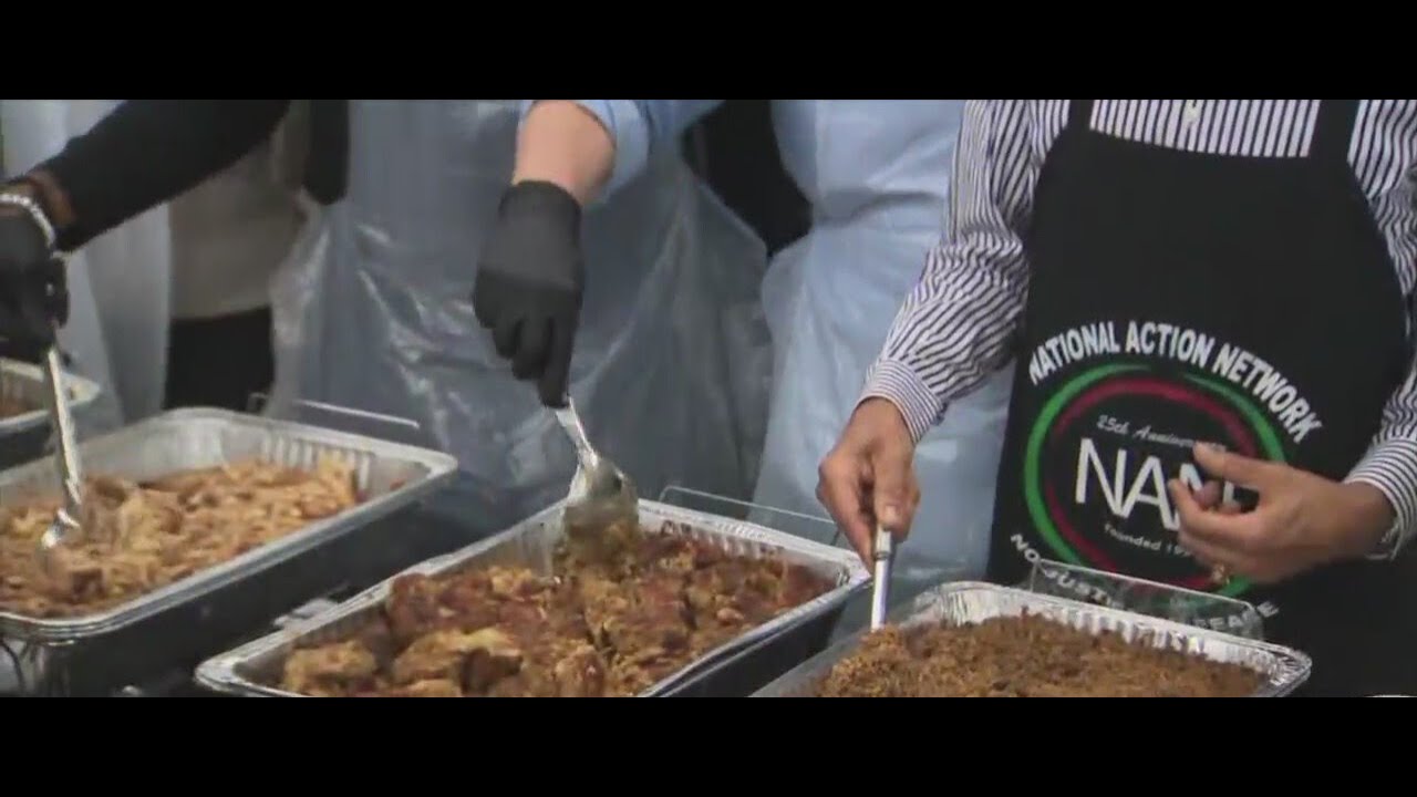 Harlem community leaders serve up Thanksgiving meals for Harlem families