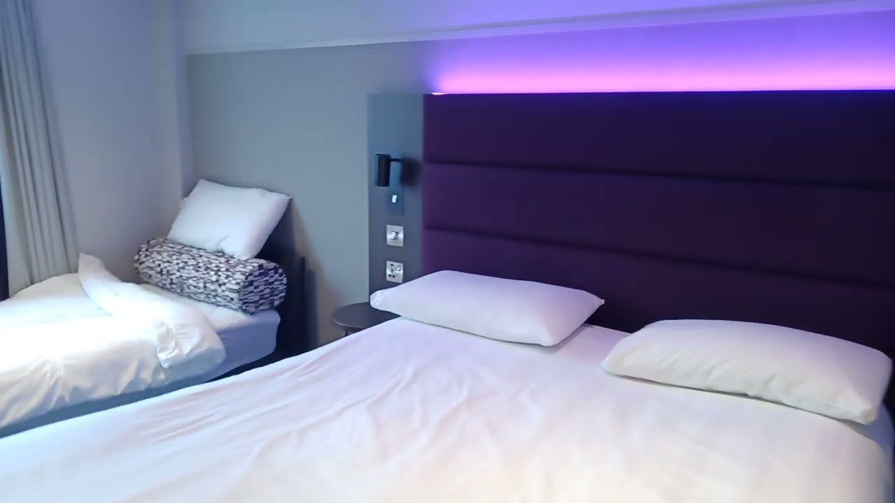 Экскурсия по номерам отеля Premier Inn Alfred Street!
