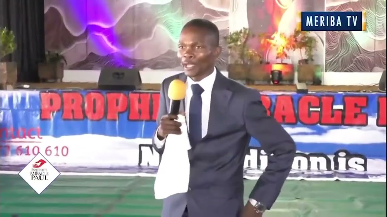 Muroora akawanikidza vamwene vasina kupfeka vari kunze kwemba paruvanze