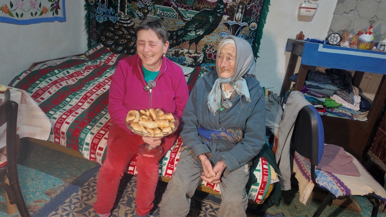 MAMÁNÁL SÜTÖTÜK A LEVELES HÀJAST😂