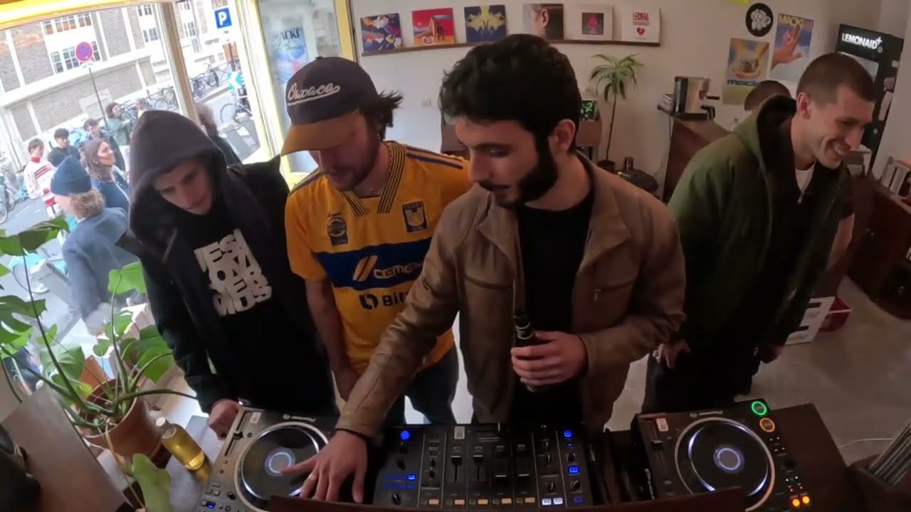 135 | Cracki Station