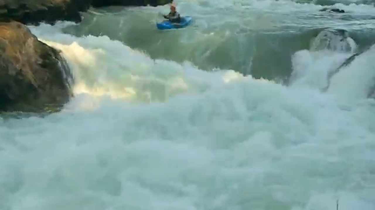 bikeGuideTV#27 Kayaking Mariman Rapid on Upper Trancura/Chile