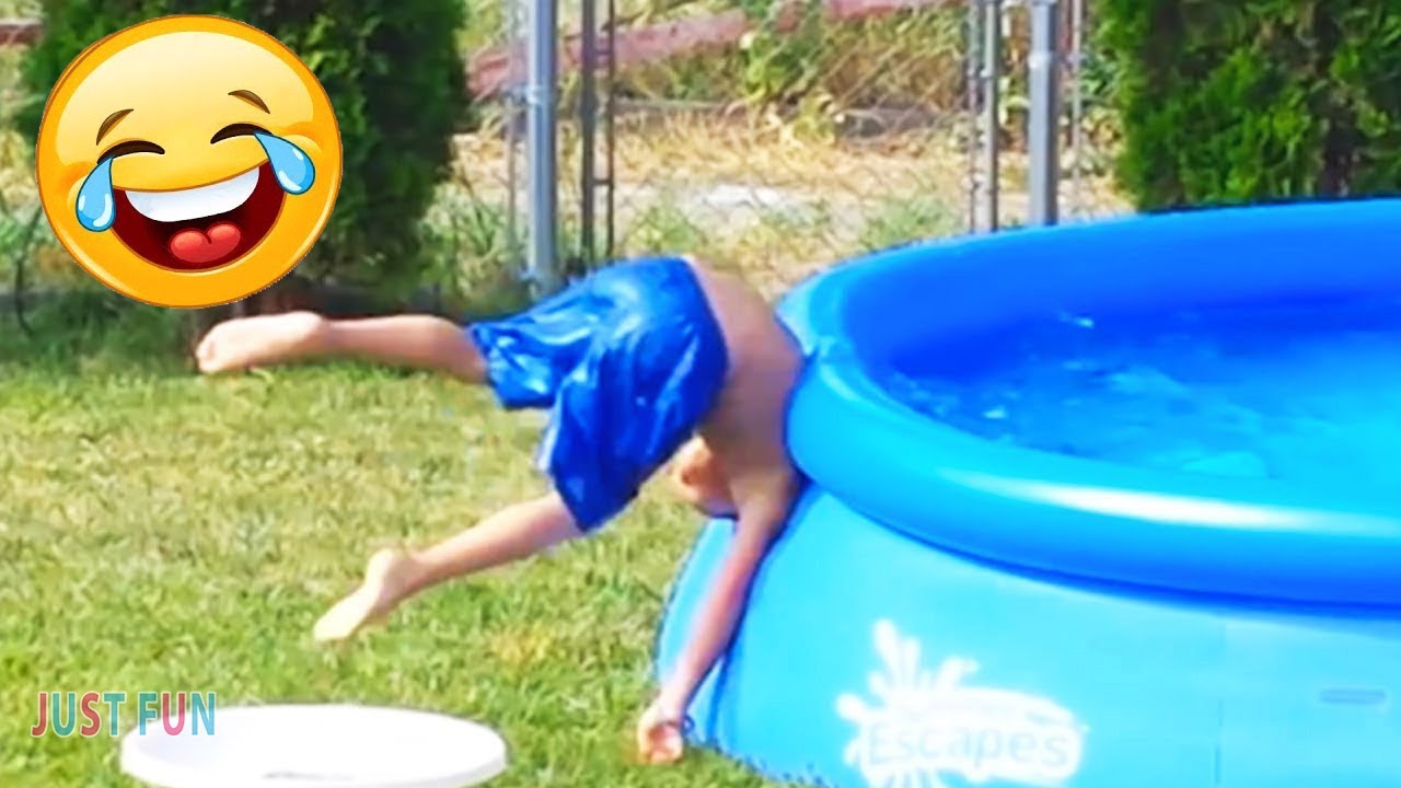 Videos De Risa 2022 nuevos 😂 Videos Graciosos - Ni&ntilde;os chistosos jugando piscinas de agua & albercas