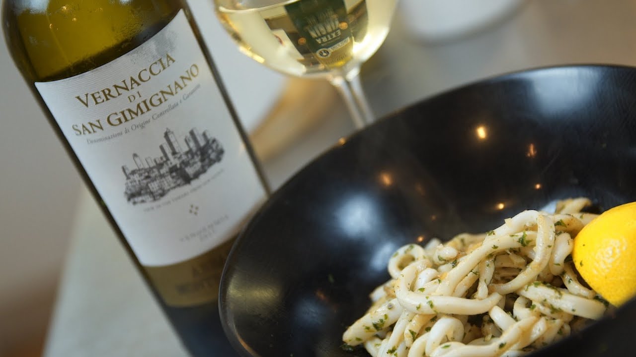 MR POON&rsquo;S WOK FRIED CALAMARI with garlic, lemon & parsley