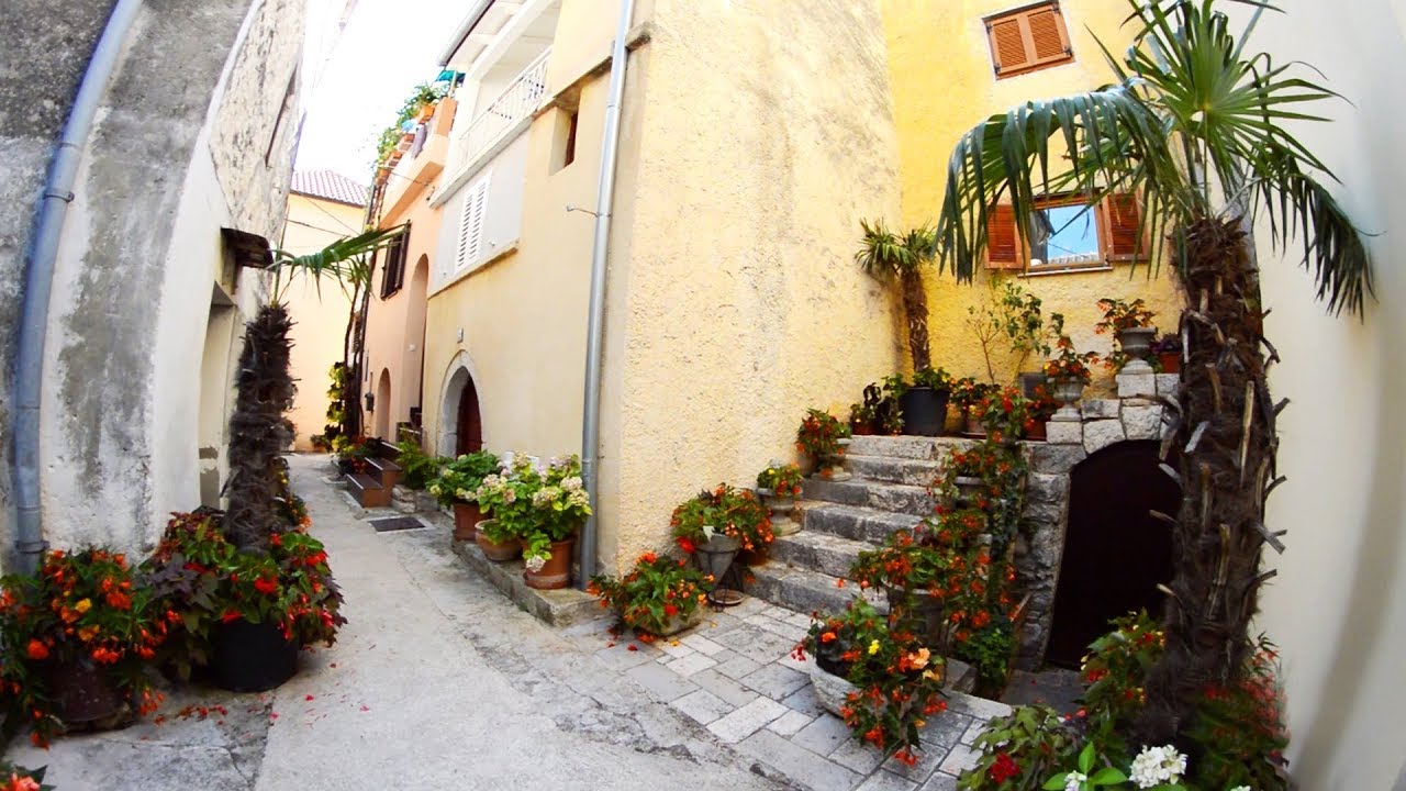 Novi Vinodolski - Cvjetni kutak (Stari grad)