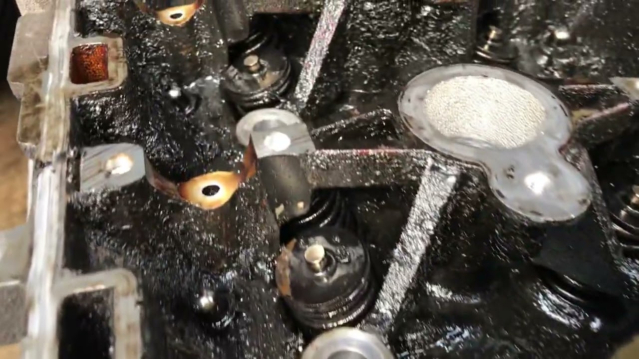 Lubricantes como HELLA, AC DELCO, MOPAR, BARDHAL, ROSHFRANS, REPSOL, PETRONAS, por mencionar algunas