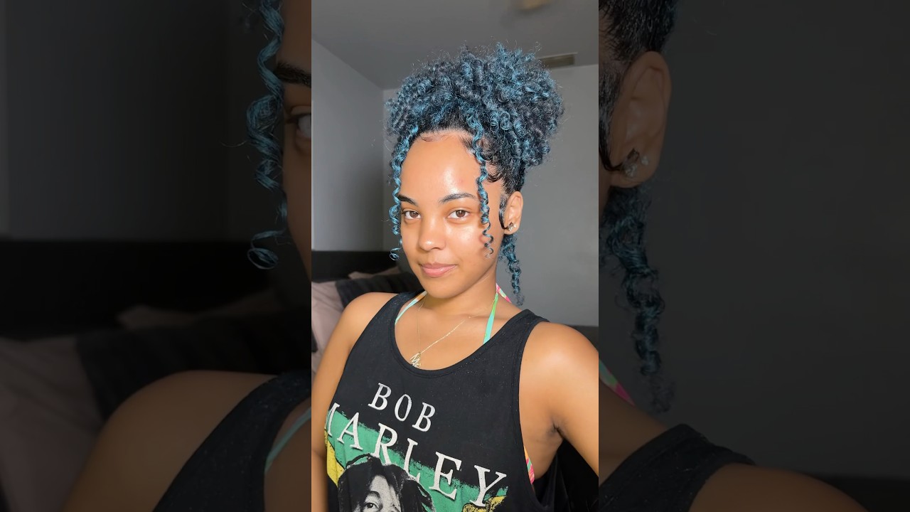 Curly girl go to 🍍 #hairstyle #inspiration #curlyhair #blue #hair #naturalhair