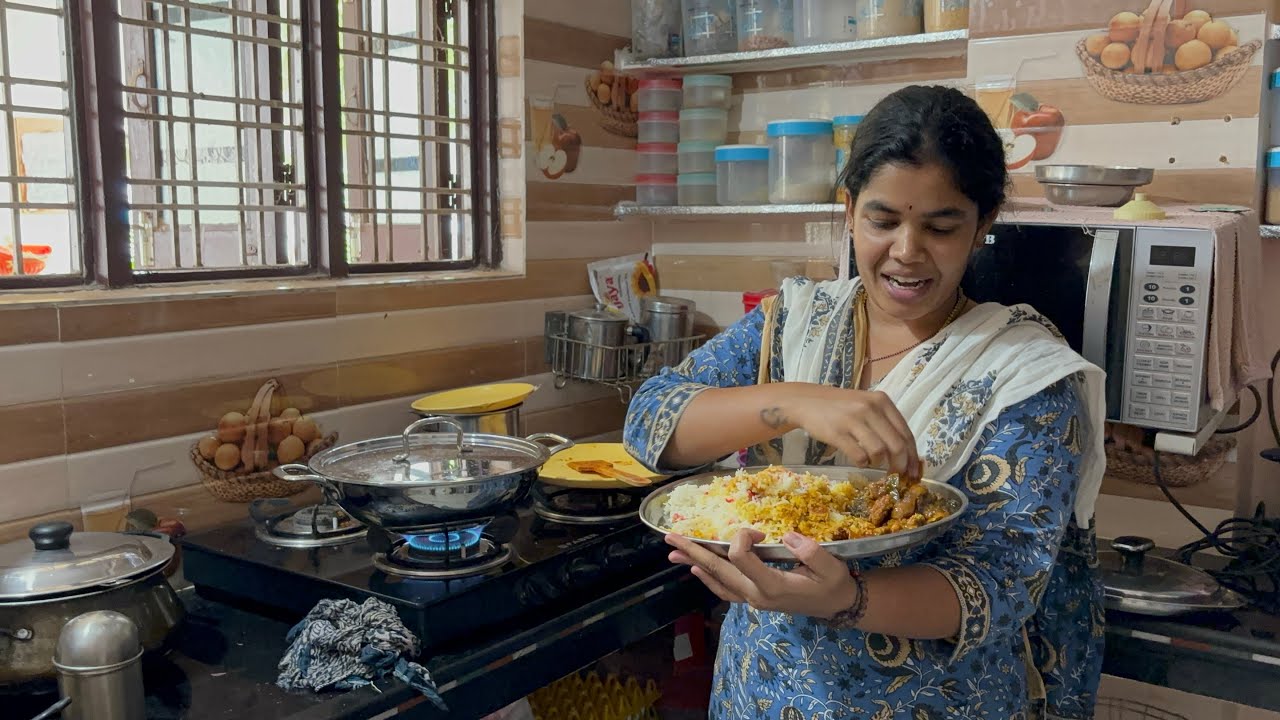 Prawn biryani preparation at home // restaurant style prawn biryani simple process // crab curry