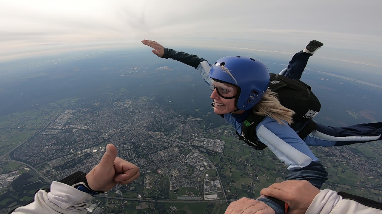 Skydive Teuge AFF level 7, Nienke
