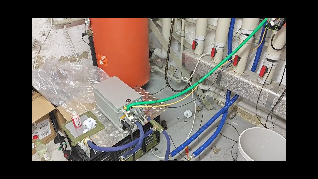 Antminer S19 Pro+ Hydro an Zentralheizung angeschlossen und mit PV Strom und Akku betrieben.