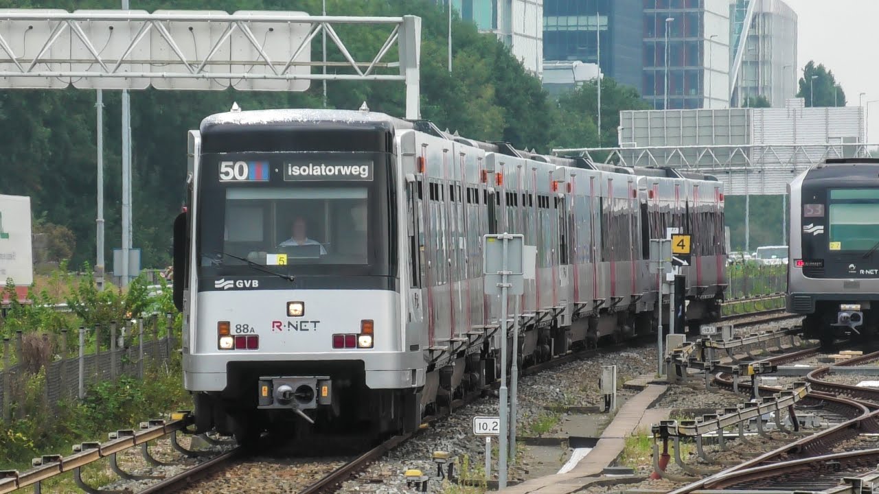 Vierdubbele GVB M4 halteert als lijn 50 bij de halte Amstelveenseweg!