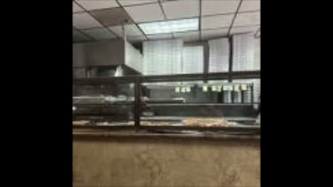 in the pizzeria.wav