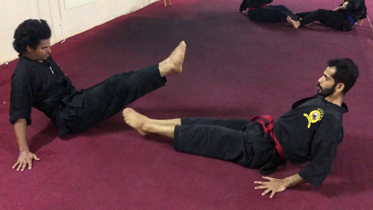 Abdullah Minor  كيف تحصل على عضلات بطن قوية في مده قصيرة