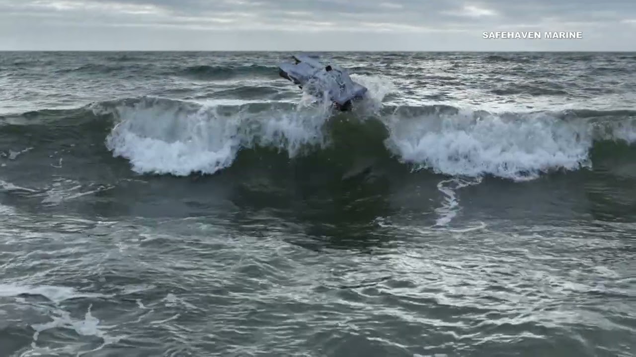 Extreme scale model testing of the T-2000 hull design