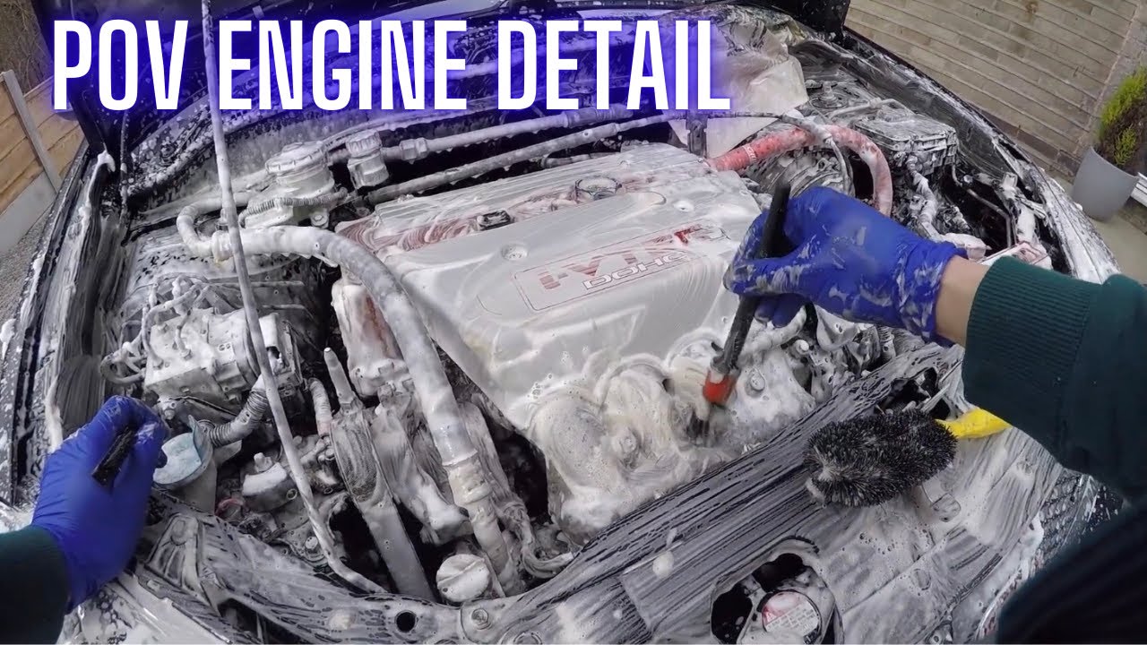 CLEANING MY ENGINE BAY ON MY HONDA CIVIC EP3 TYPE R *DIY ENGINE BAY DETAIL*