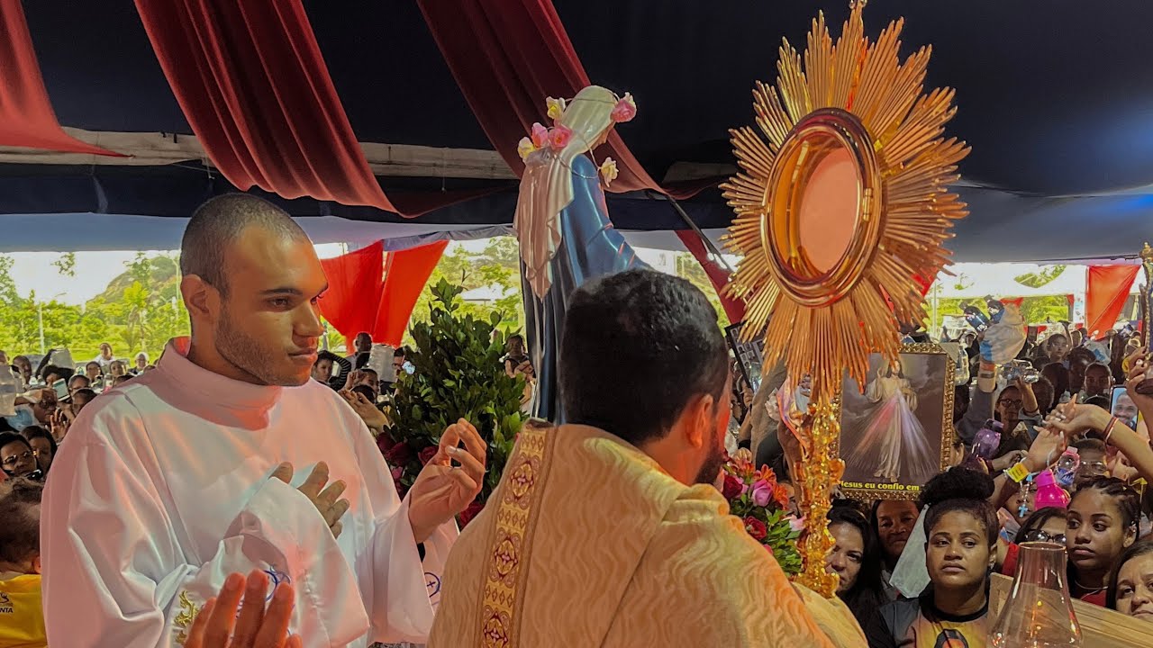 “Aqui estou, Diante de Ti, pra Te dizer, Senhor. Maravilhoso és, Digno Tu és..” 🙏🏻🙌🏻