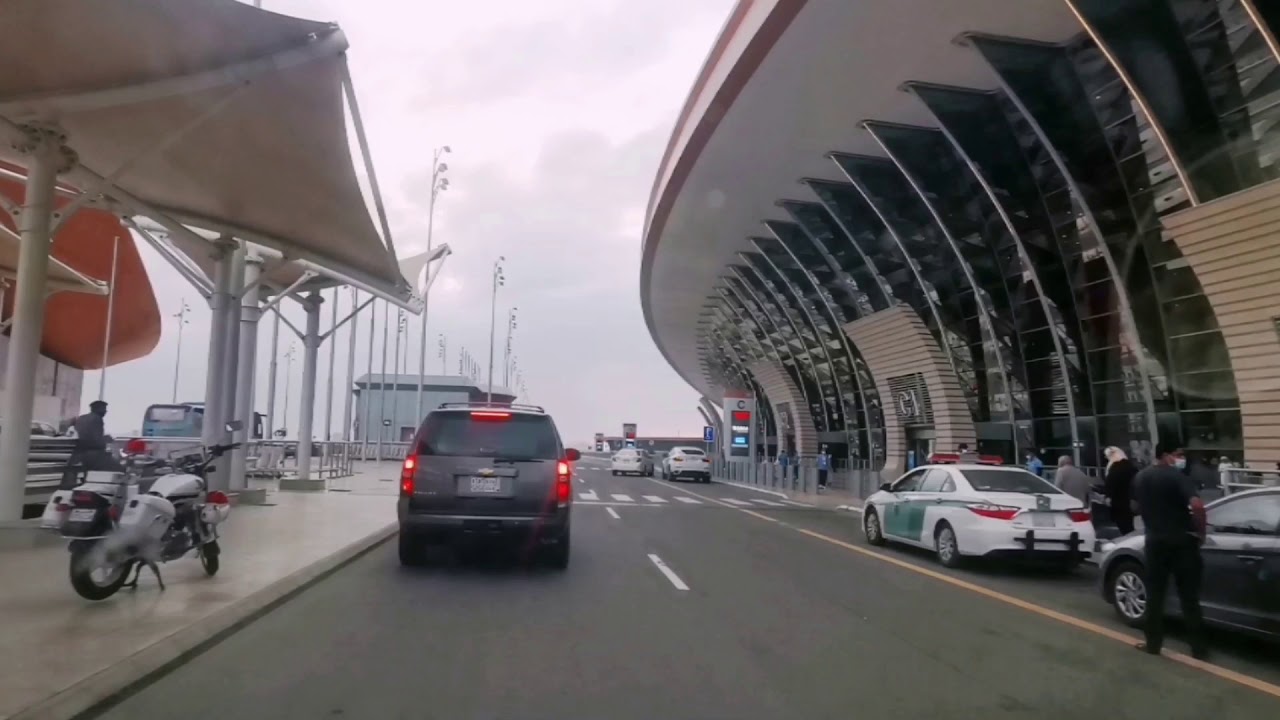 الطريق إلى صالة المطار الدولي وصالة القطار بجده