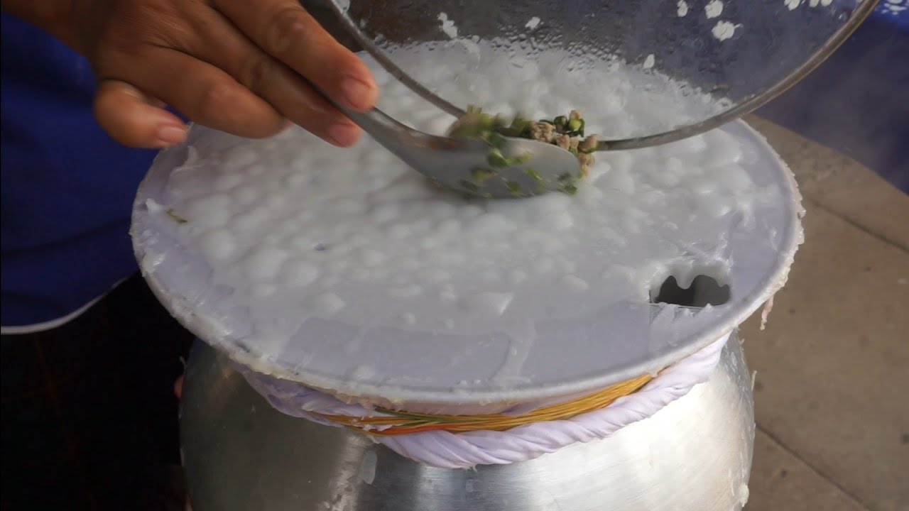 Thai Street Food-DUMPLINGS Sakoo Sai Moo Thailand