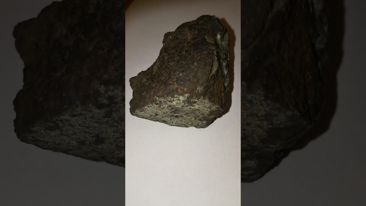 Wer weis was das f&uuml;r ein Brocken ist? Er ist nicht magnetisch. 900g