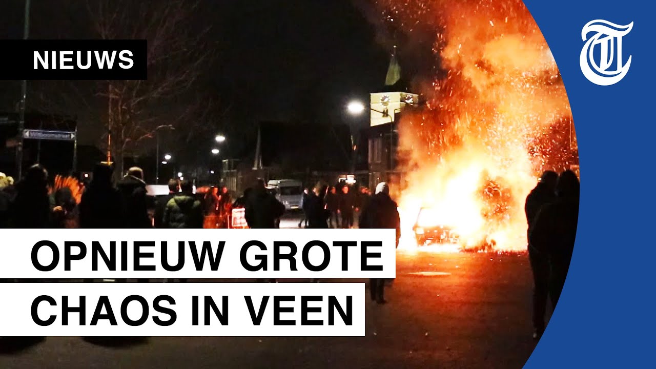 Brandweer bekogeld met zwaar vuurwerk in Veen
