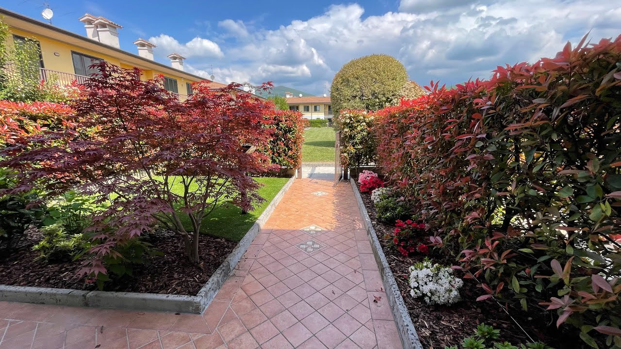 Coloriamo un po’ i giardini , nuovo look fronte retro