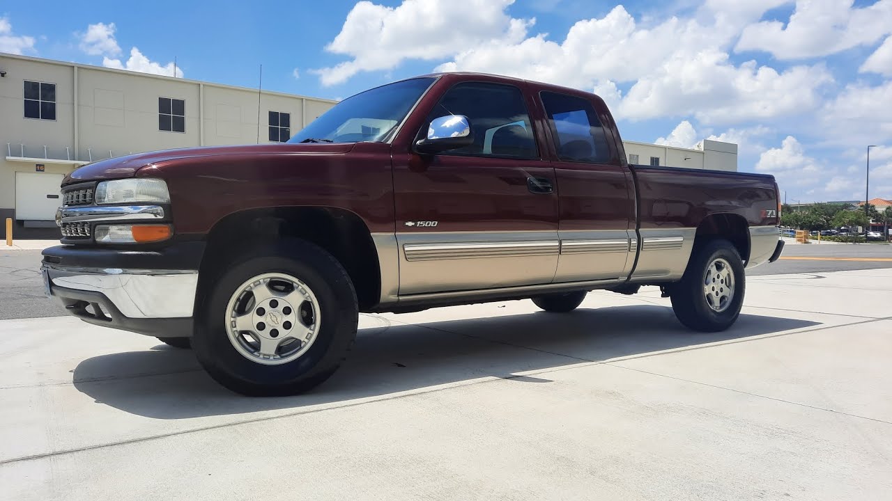 Ещё один владелец, дедушка, Chevrolet Silverado LS Z71 2000 года выпуска с небольшим пробегом, ав...