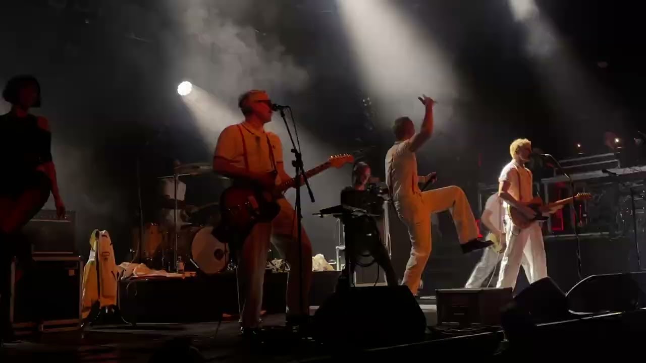 Kraftklub & Domiziana - Unsterblich sein - Live @ Docks, Hamburg - 09/2025