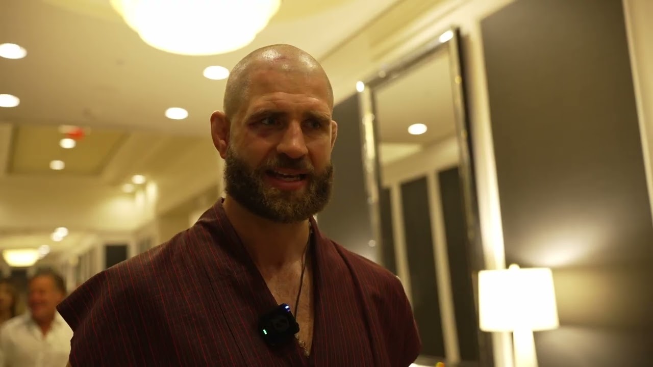 Kámo, musíš ho knokautovat, neměl jsem na výběr, řekl Procházka po infarktové jízdě v UFC