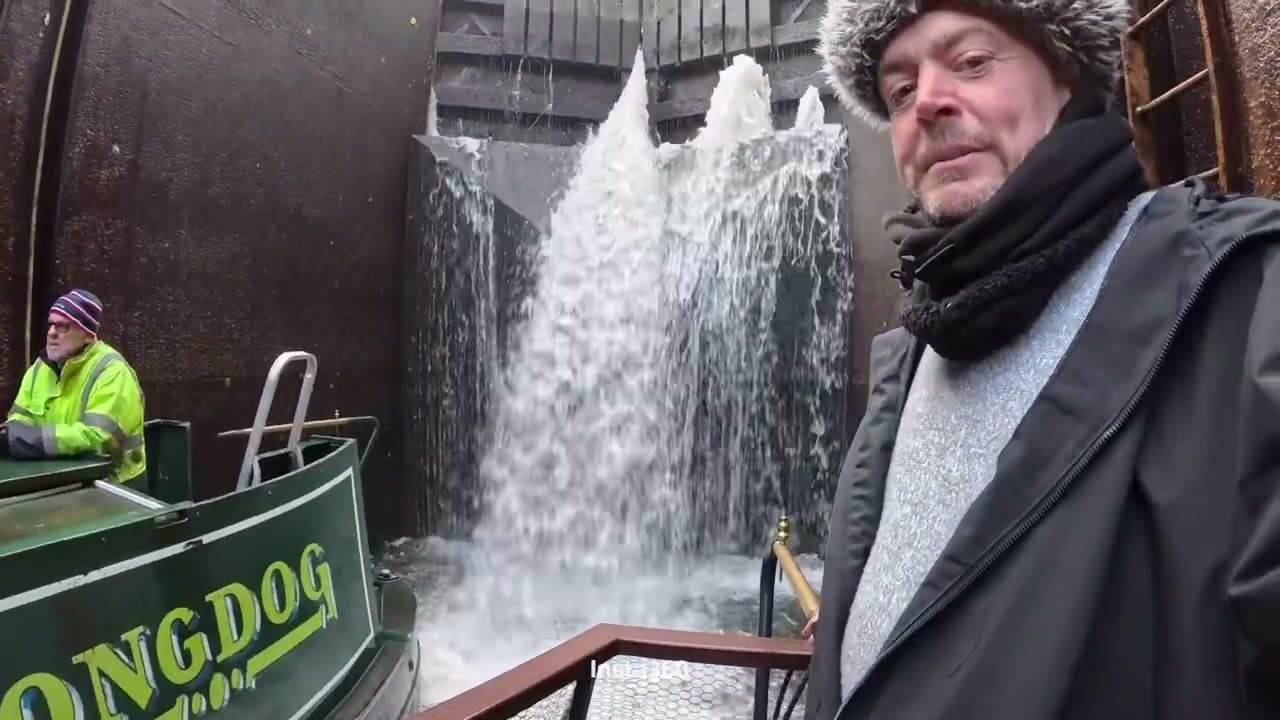 The deepest lock in England ( #sowerby bridge)