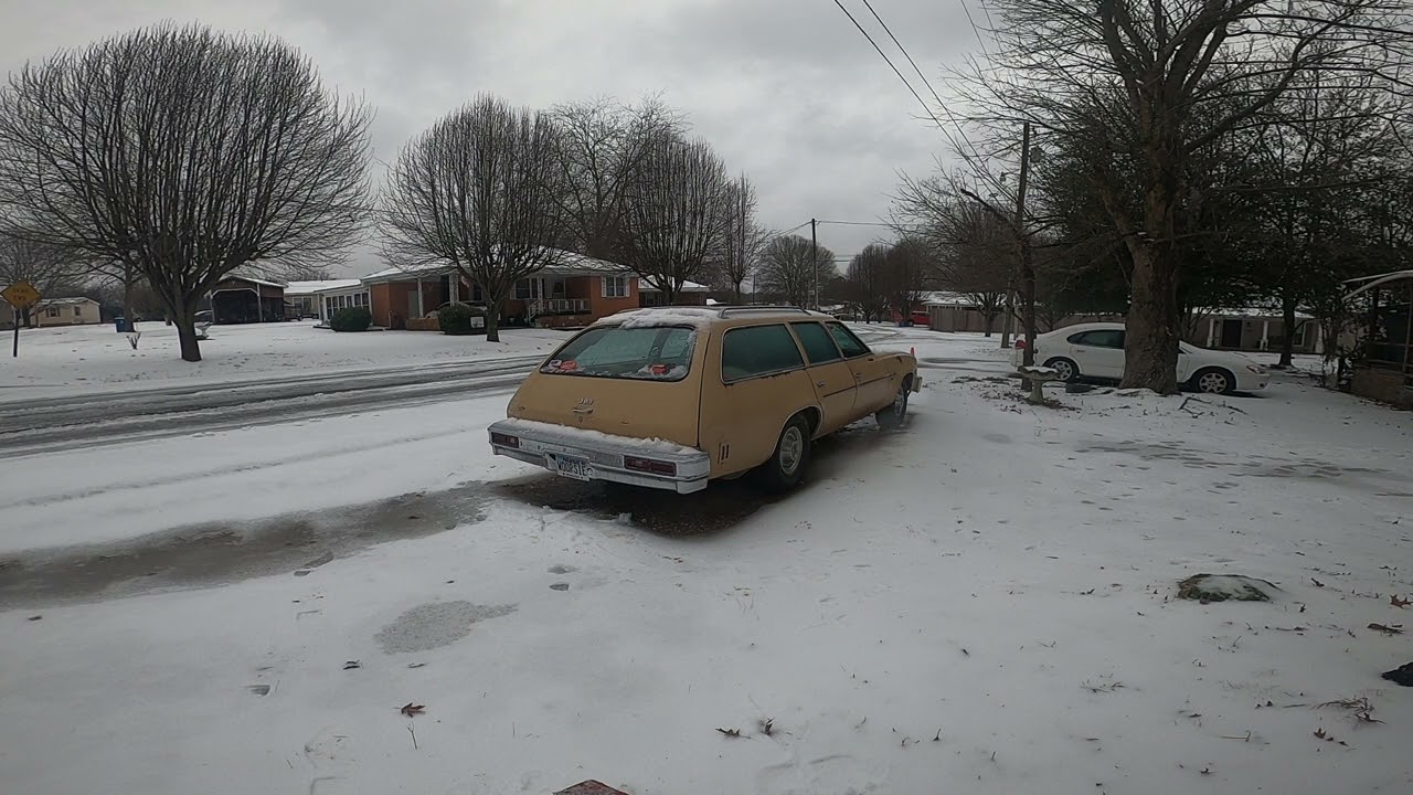 Cold Starting my 1976 Chevy Malibu Station Wagon (Updated Video)