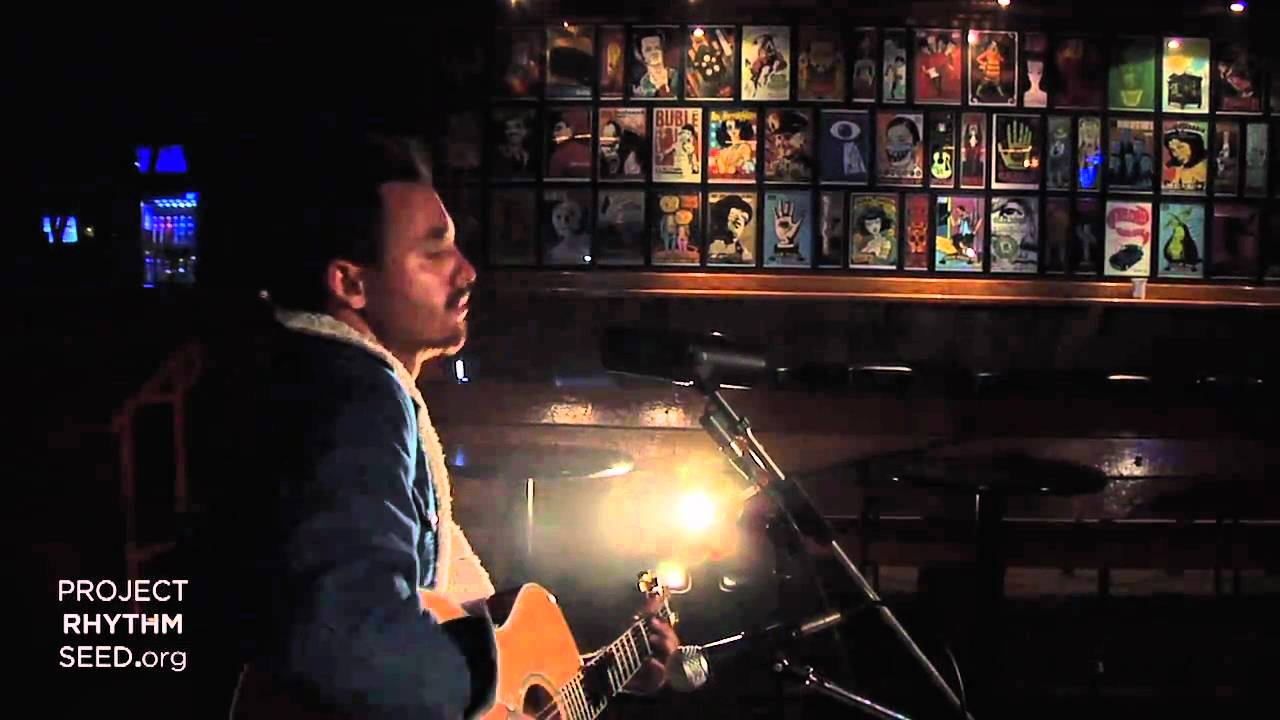 Ry Cuming performs 