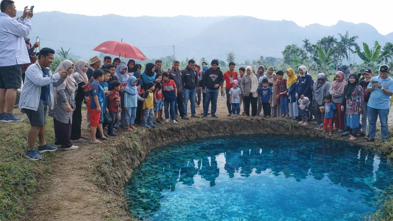 WARGA RAMAI RAMAI MENDEKATI AREA BERBAHAYA LUBANG SINKHOLE VIRAL,TERNYATA PH AIR SINKHOLE BERSIH