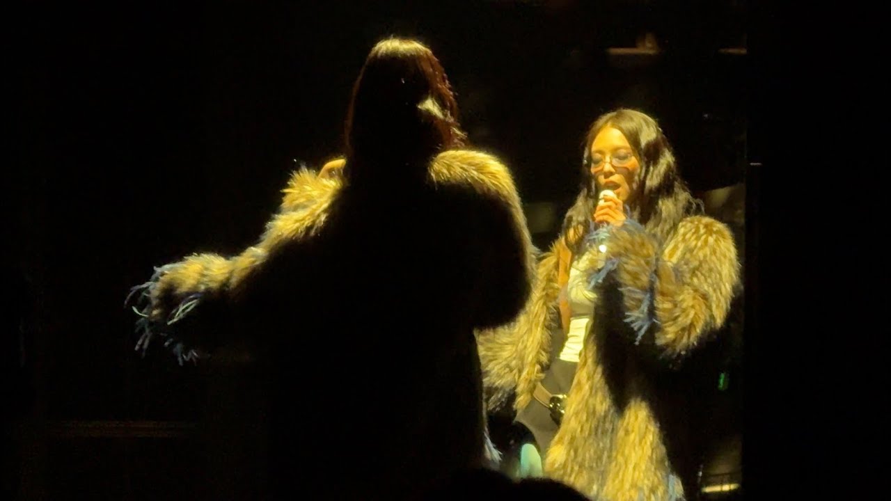 BLACKPINK JENNIE - INTRO: Jane FKJ & start a war fancam at The Ruby Experience LA Day 1 (03-06-25)
