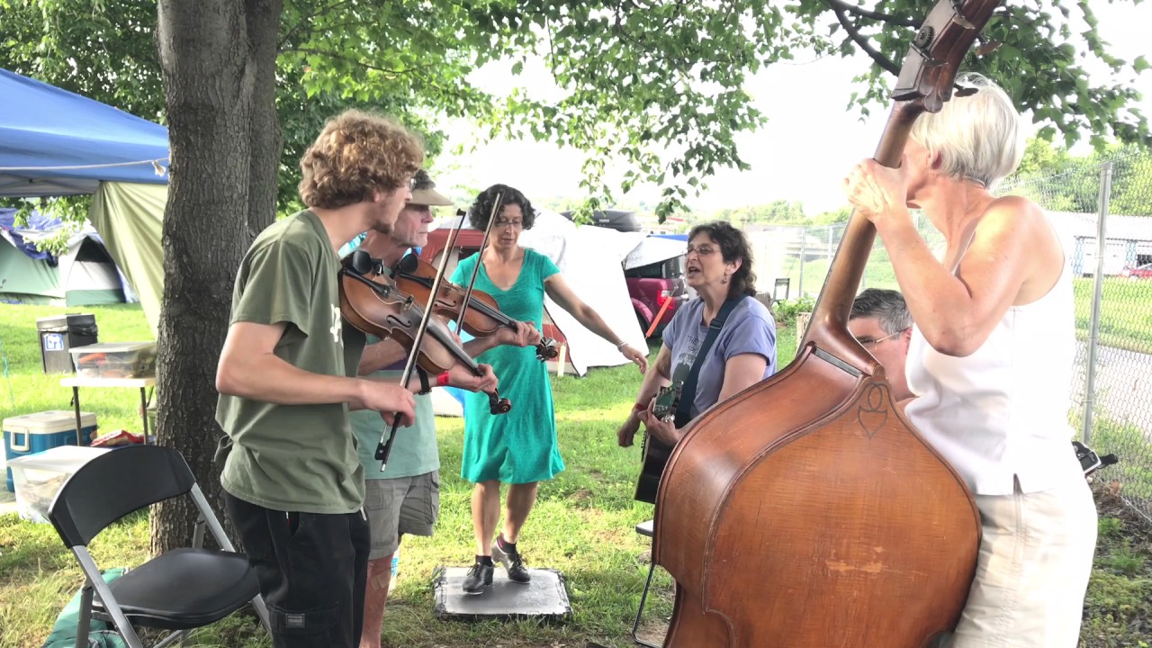 Fiddler a Dram - Miss Moonshine Buckdancing with Ben Wetherbee , Buzz & Friends - Mt Airy 2017