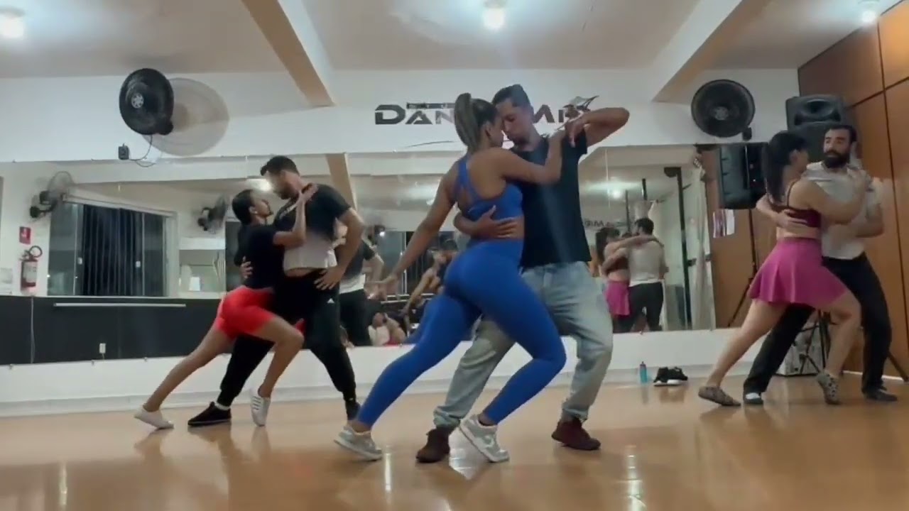 Ensaio Coreografia Turma Intermedi&aacute;rios | Studio Dan&ccedil;a Mix Barueri | Prof Emerson Alves
