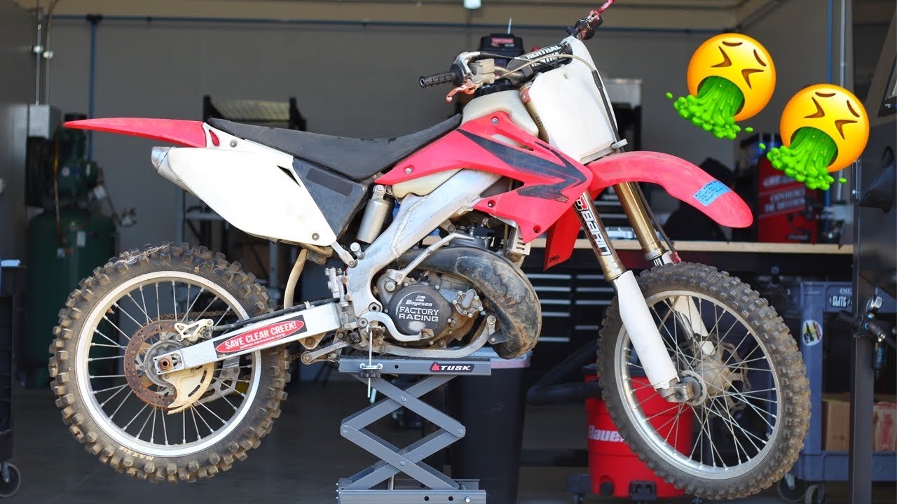 Rebuilding a disgusting HEAP of TRASH CR250...🤮