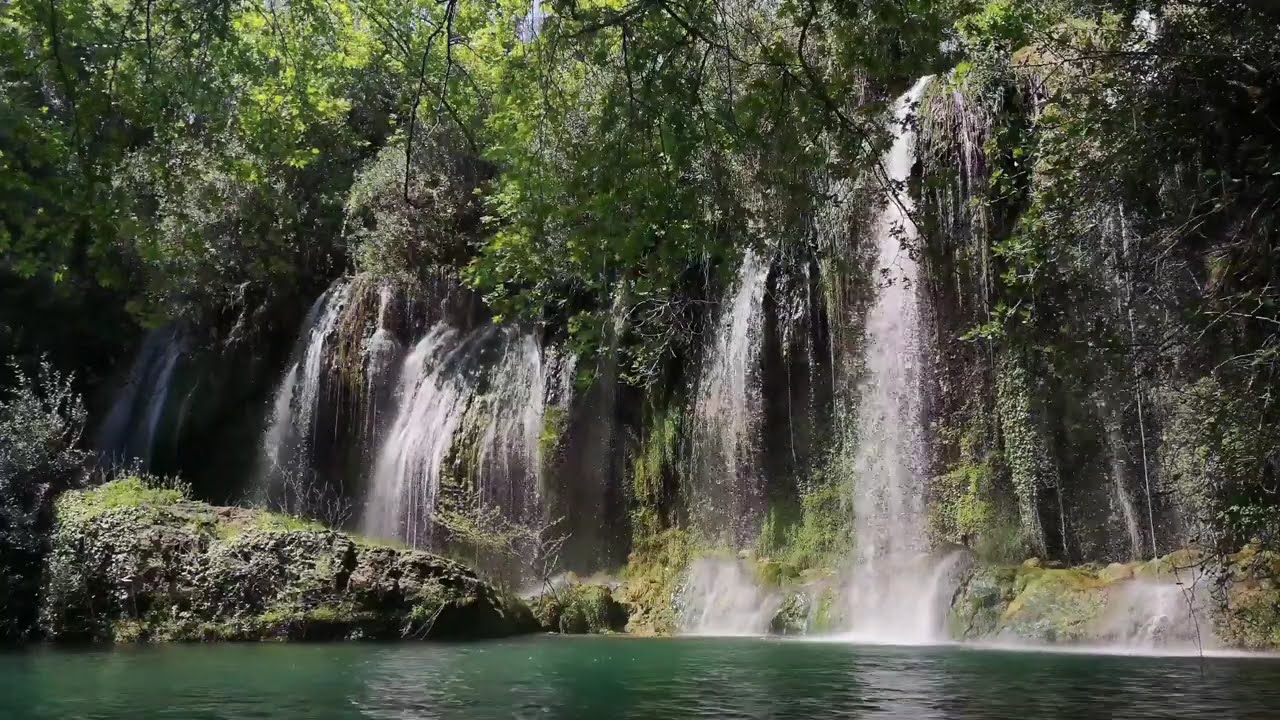 Beautiful Waterfalls 🌿 Relaxing & Calm Piano music, Positive Healing Therapy music💧🌿 