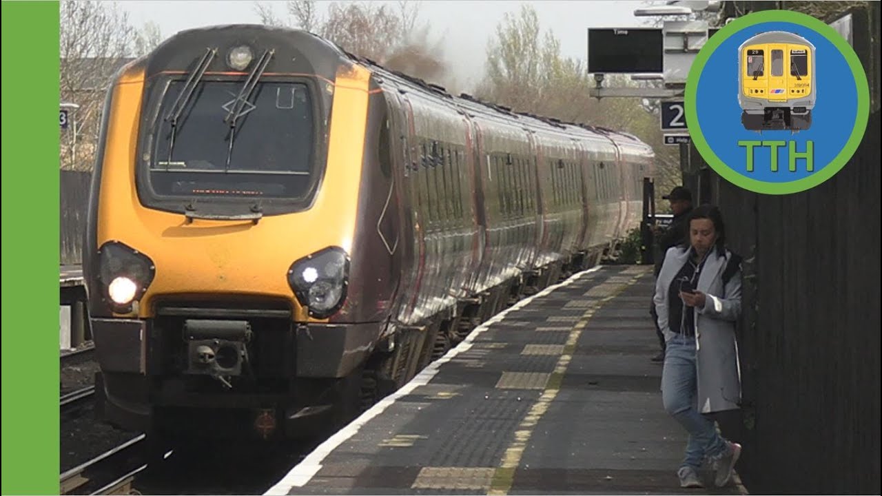 Trains at Winnersh Triangle