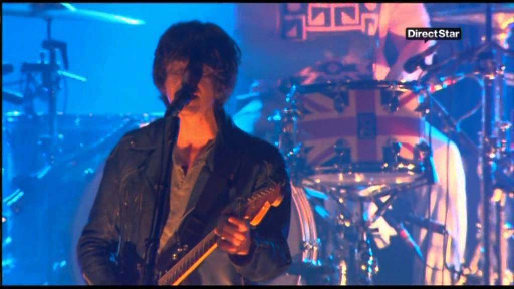 Arctic Monkeys - She's Thunderstorms (Eurockéennes de Belfort 2011)